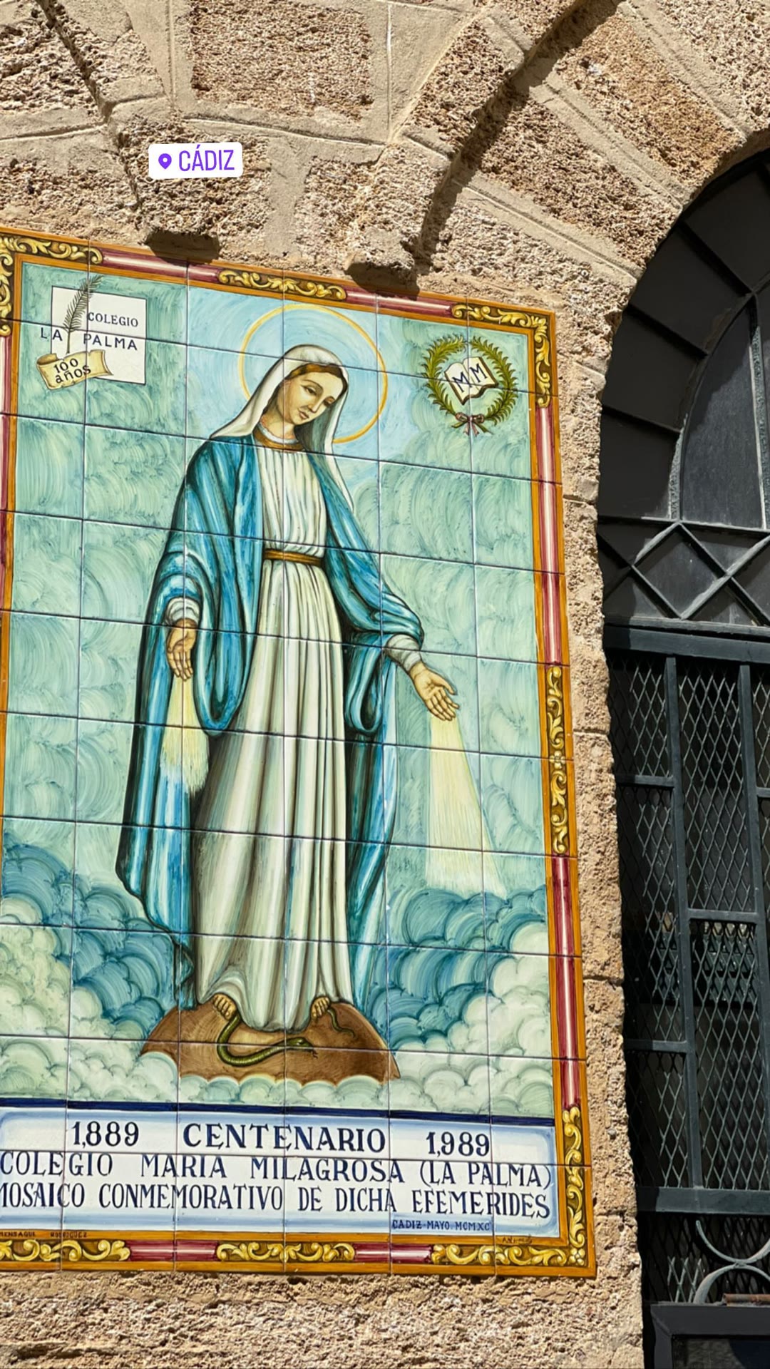 Tile mural of Colegio María Milagrosa in Cádiz