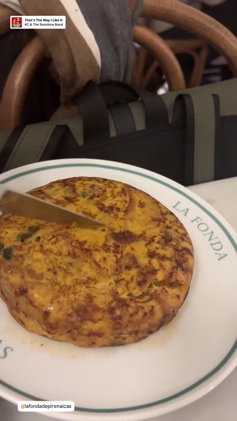 Runny tortilla at La Fonda de Mantequerías Pirenaicas