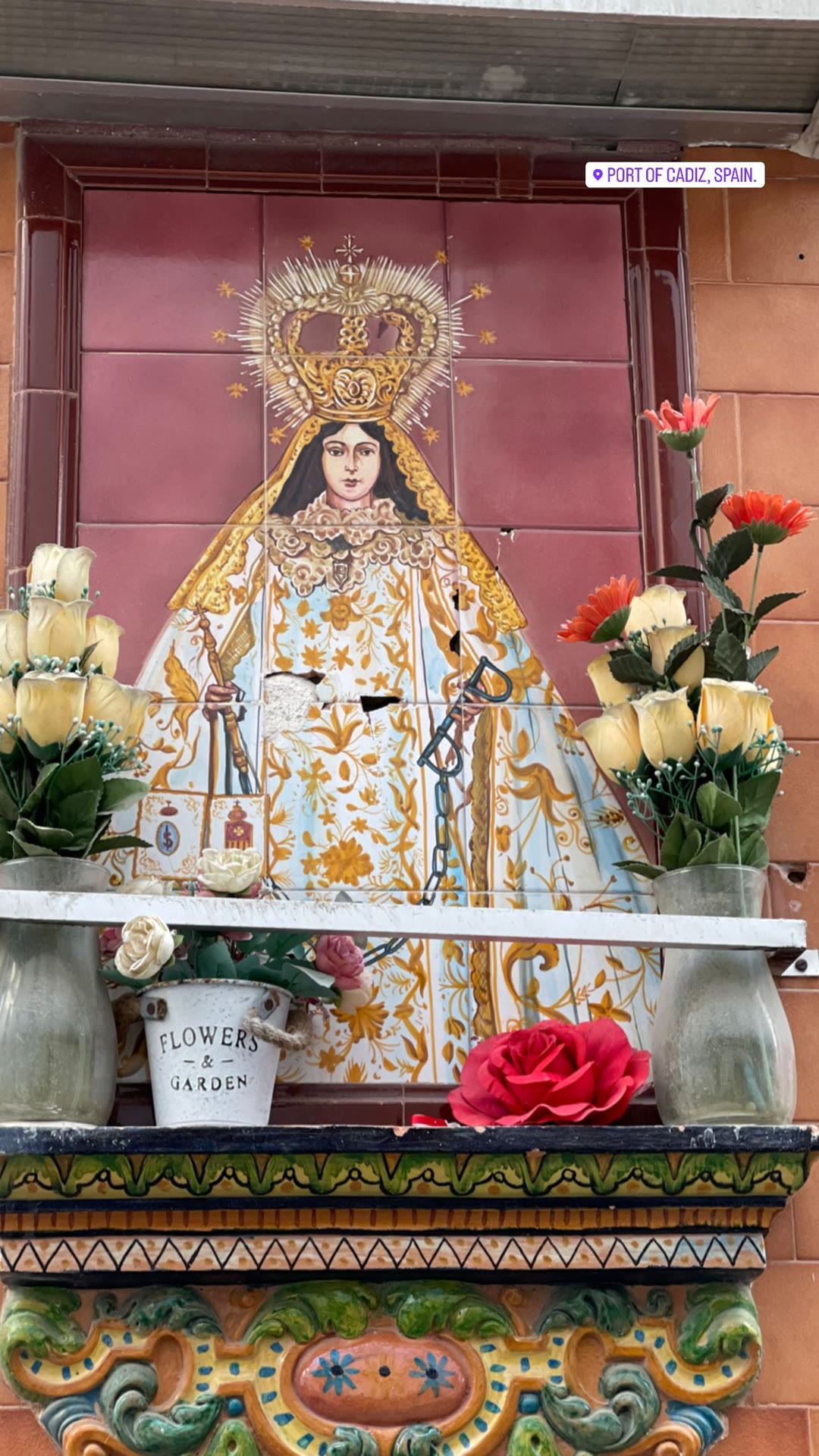 Tiled Virgin shrine in Cádiz old town