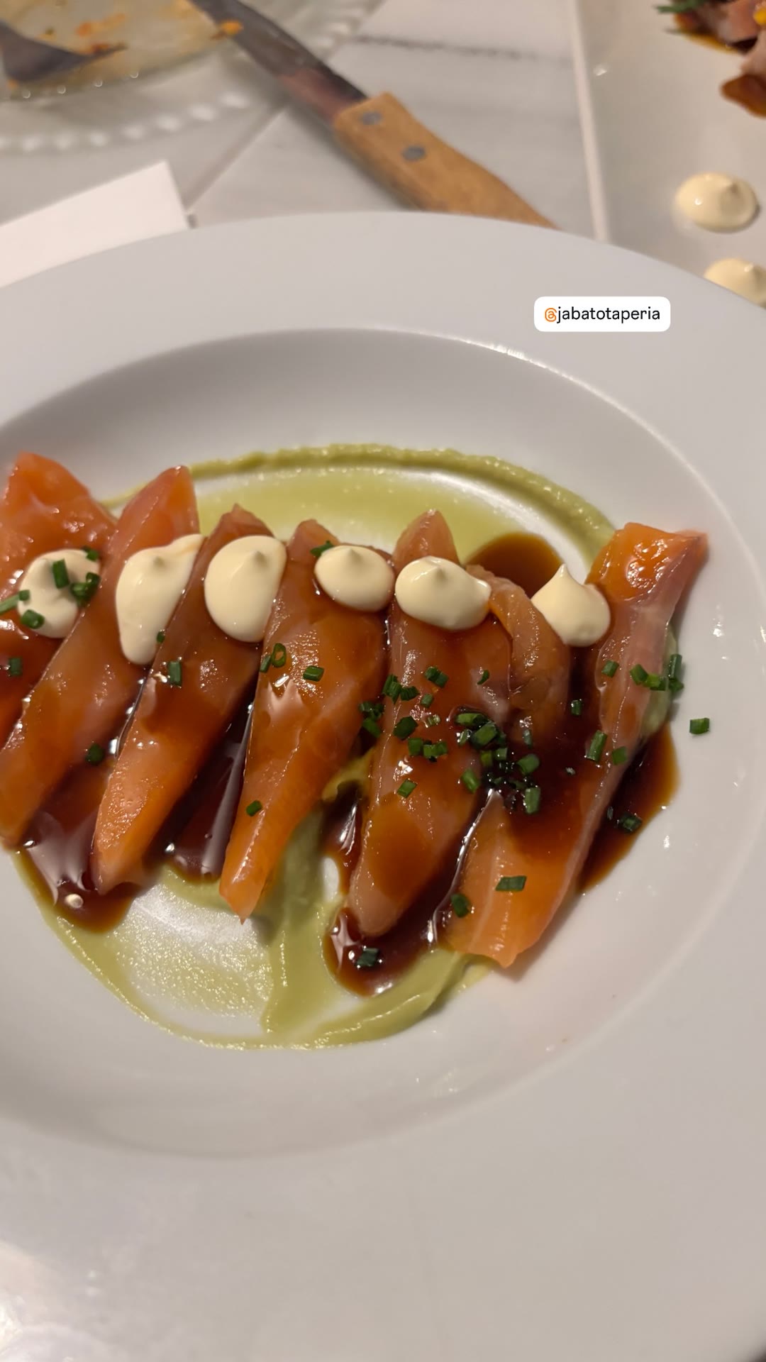 Salmon tataki at Jabato Taperia, Barcelona