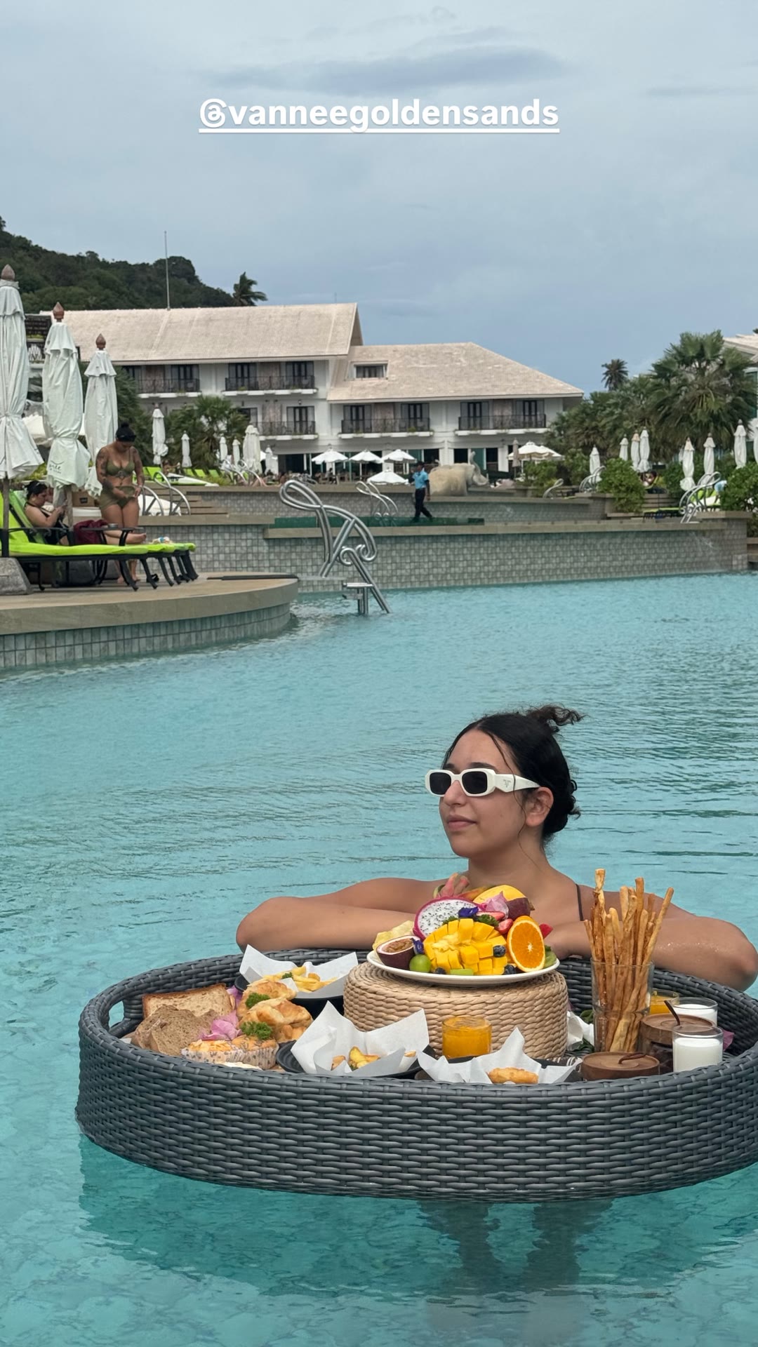 Floating breakfast at Vannee Golden Sands, Koh Phangan