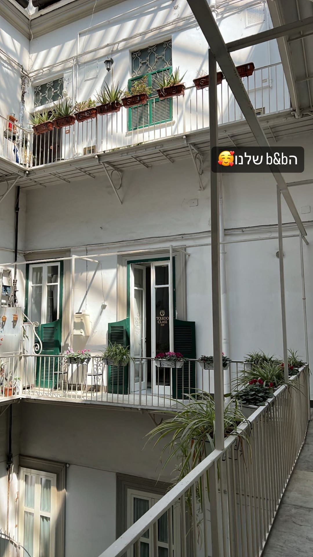 Toledo Class B&B, Napoli