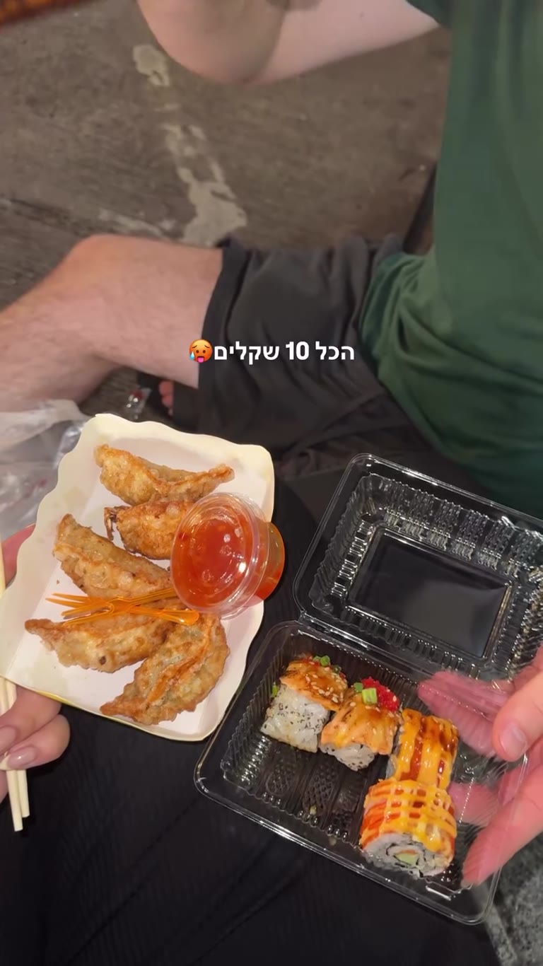 Street sushi and gyoza in Phuket for 10 shekels