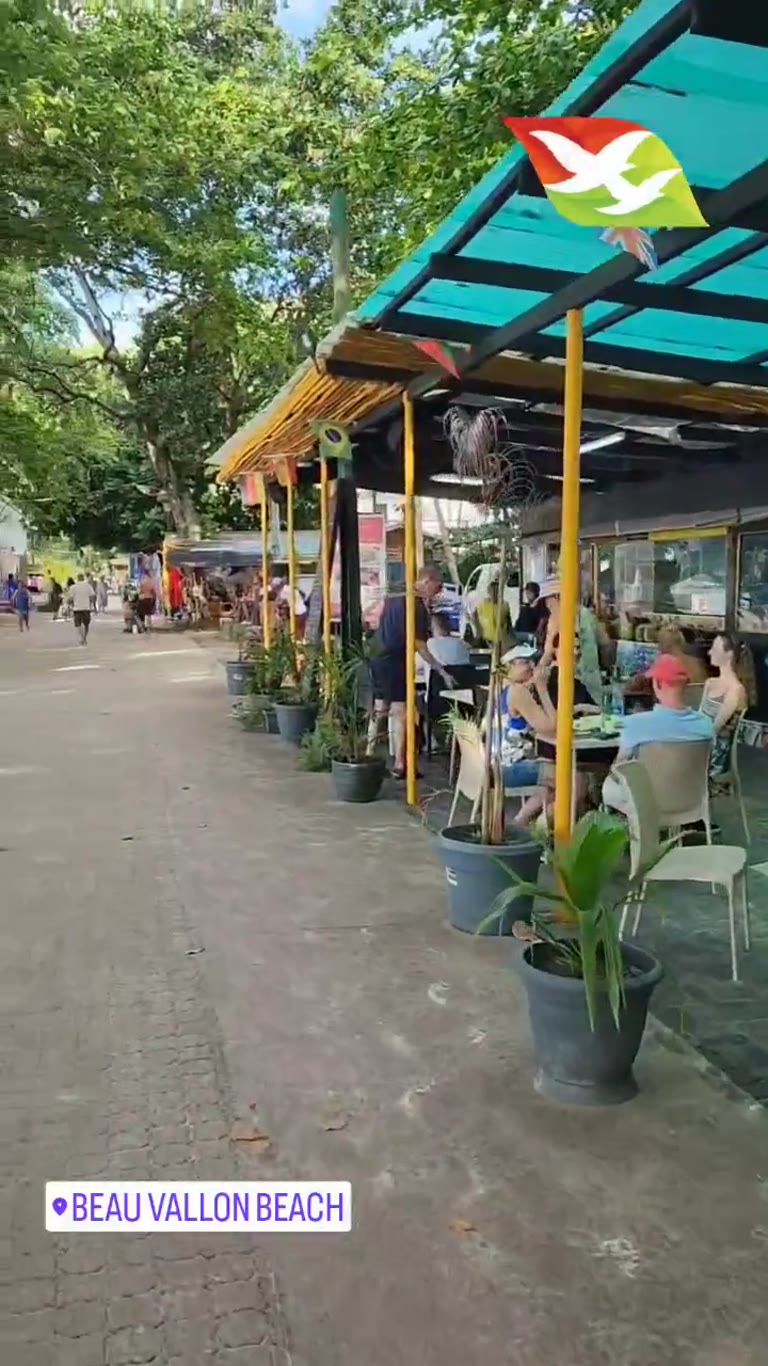 טיילת חוף Beau Vallon בסיישל