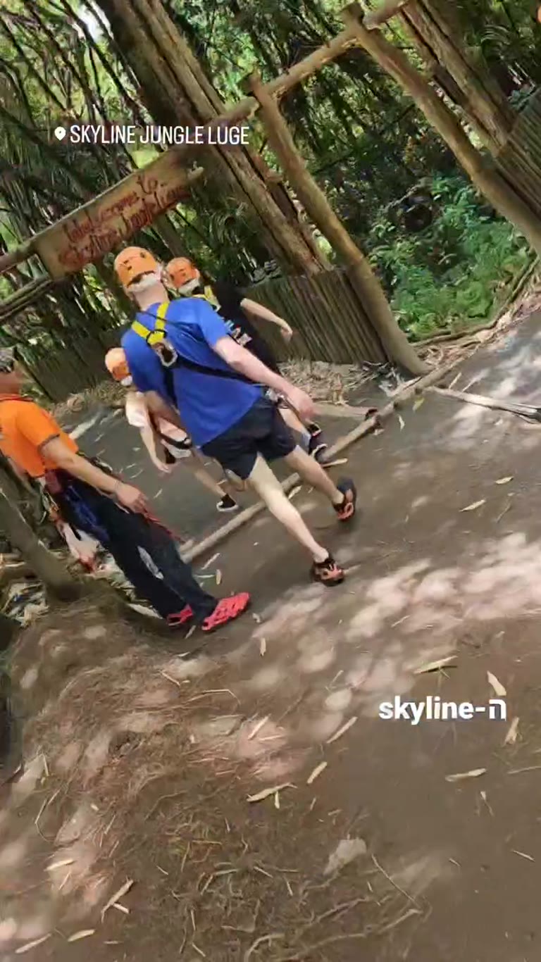 אומגה בג'ונגל ב-Skyline Jungle Luge, תאילנד