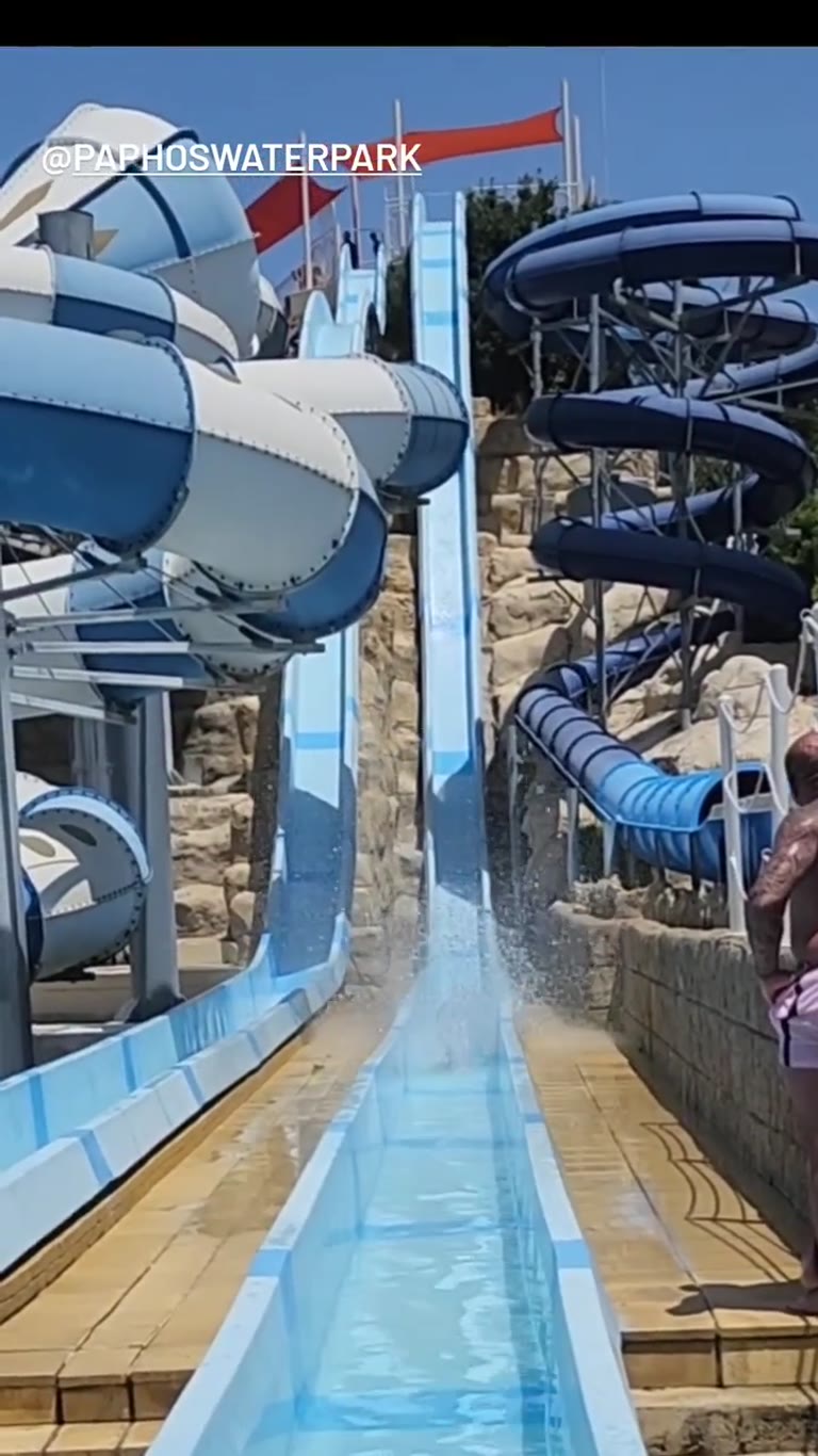 Paphos Aphrodite Waterpark עם הילדים