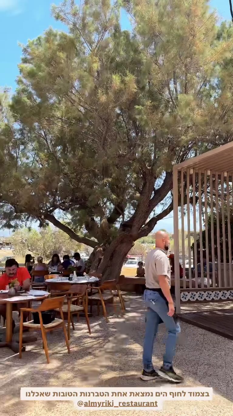 טברנת Almyriki על חוף הים בחאניה