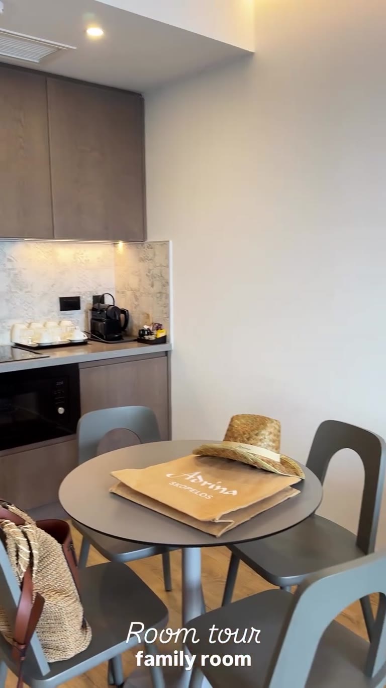 סיור בחדר משפחתי ב-Adrina Resort & Spa בסקופלוס