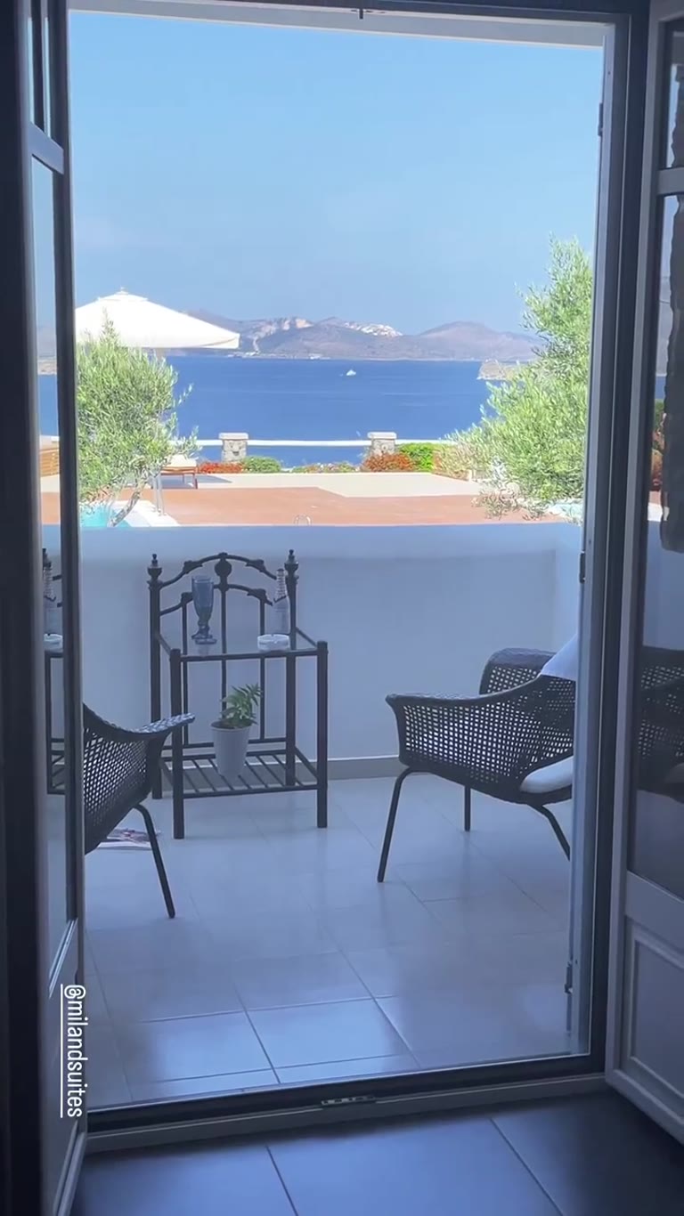 Miland Suites במילוס – מרפסת עם נוף לים