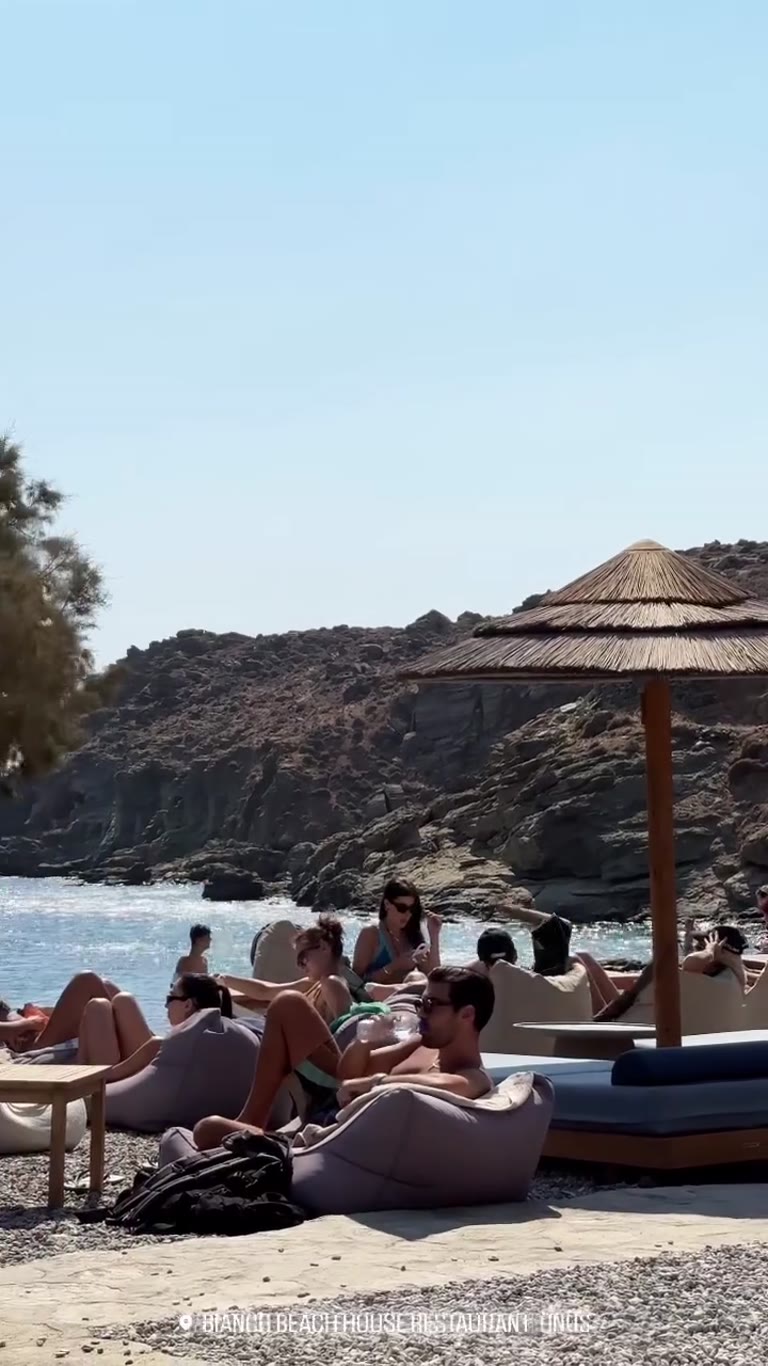 Bianco Beach House Restaurant בטינוס
