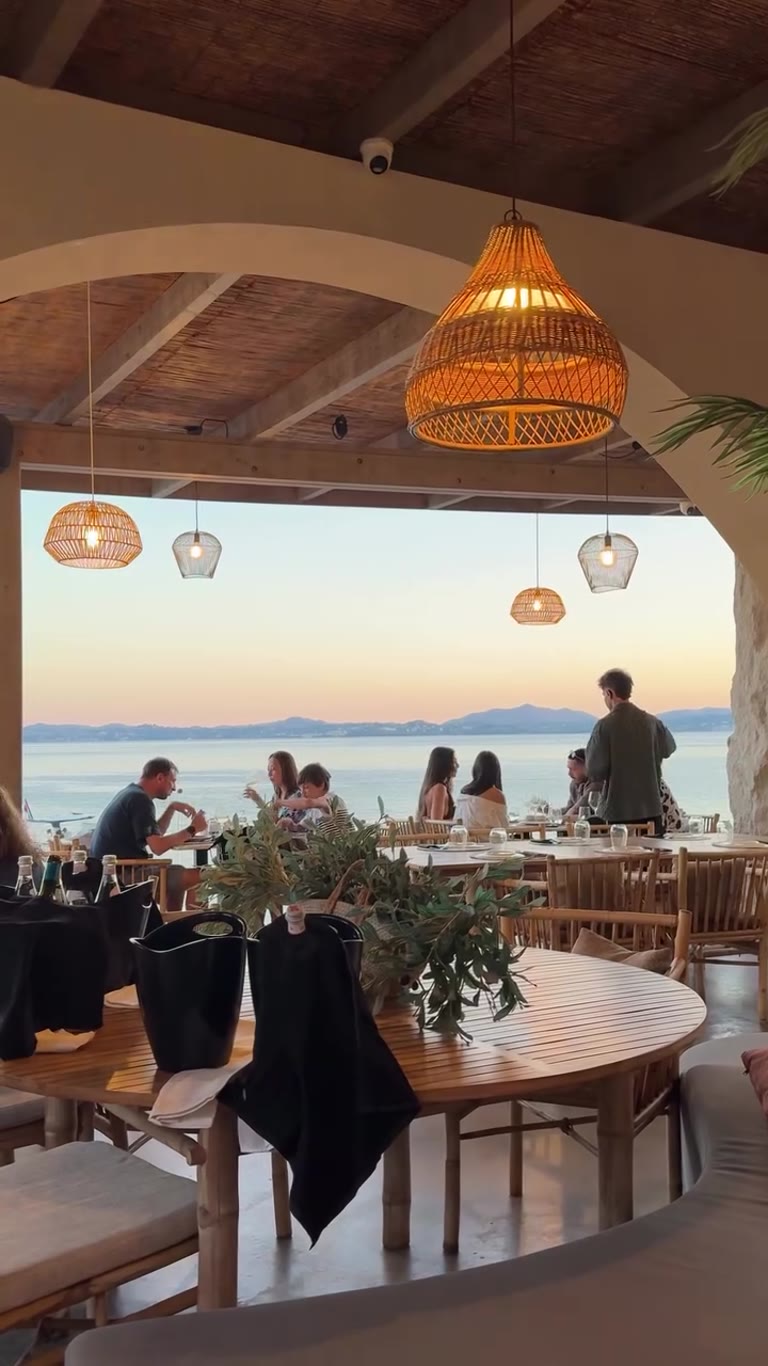 Oliva Restaurant בקורפו – ארוחה מול השקיעה