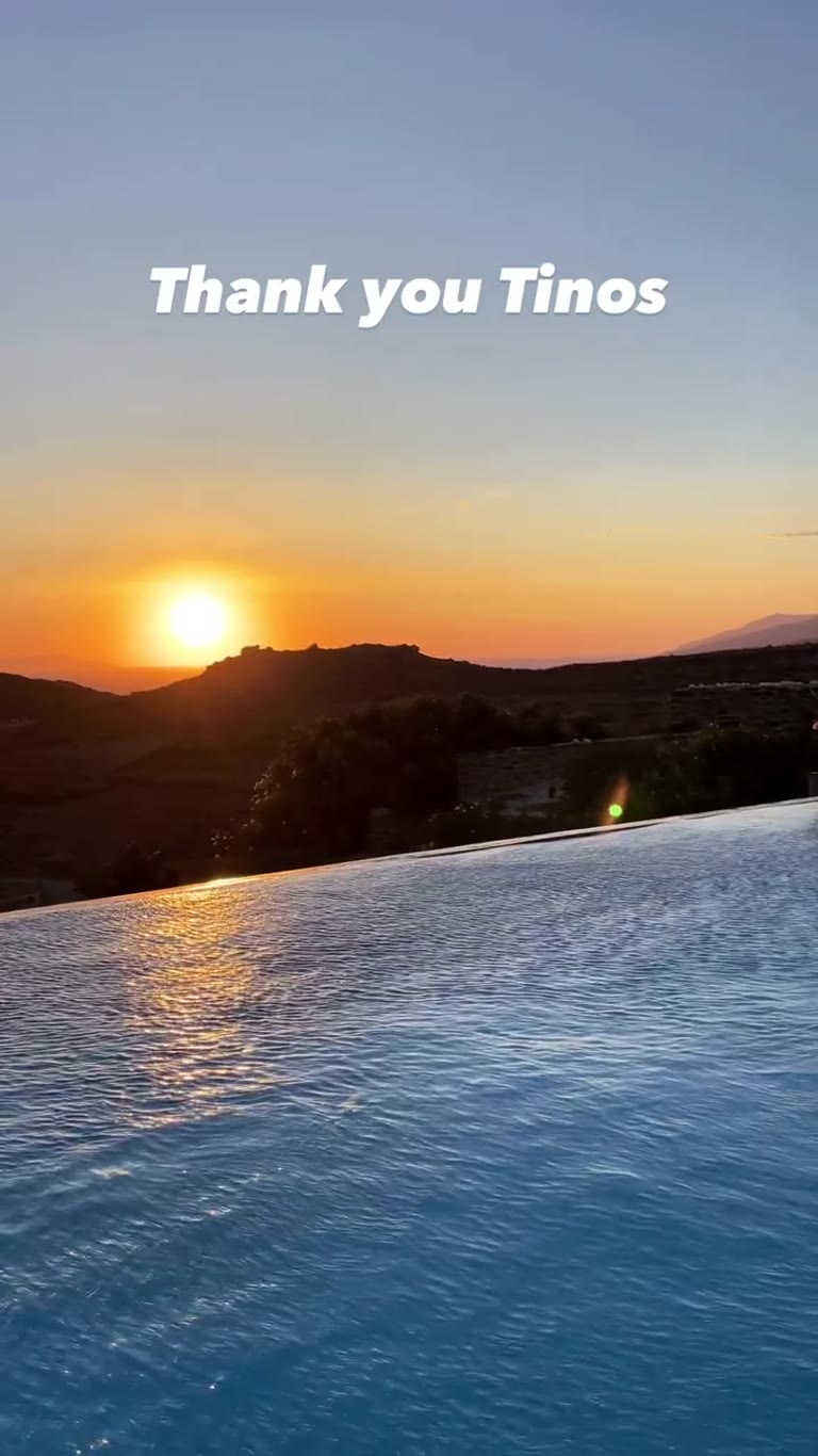 שקיעה מהבריכה ב-Evita's Villas, Tinos