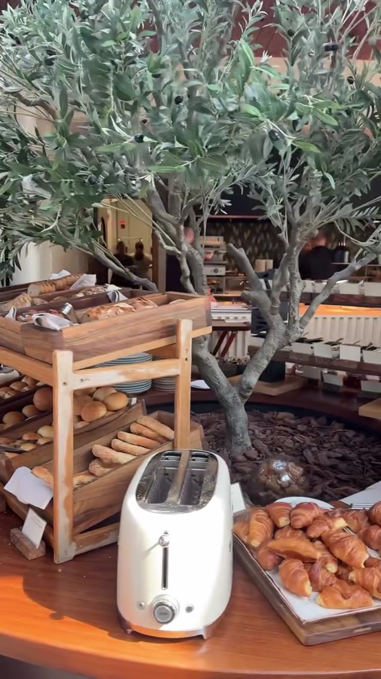 ארוחת בוקר ב-The Olivar Suites בקורפו