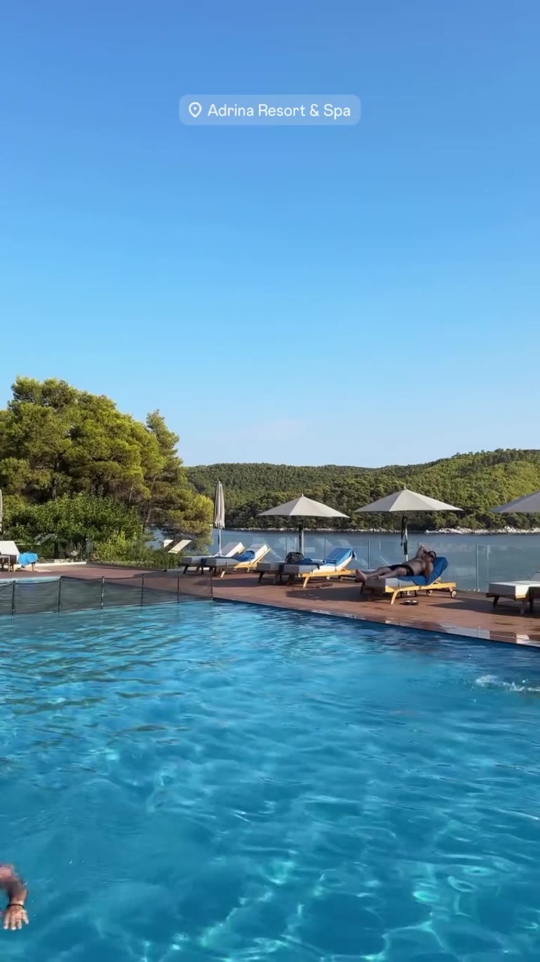 בריכת האינסוף של Adrina Resort & Spa בסקופלוס