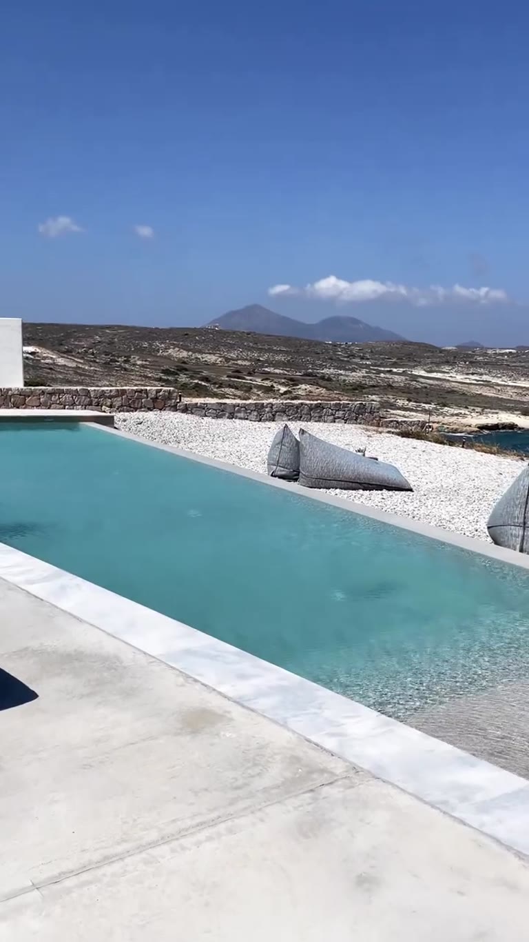 הבריכה של Domes White Coast Milos