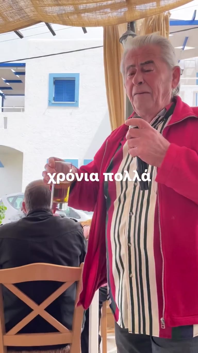 חג פסחא באגיסטרי: שירה בטברנה