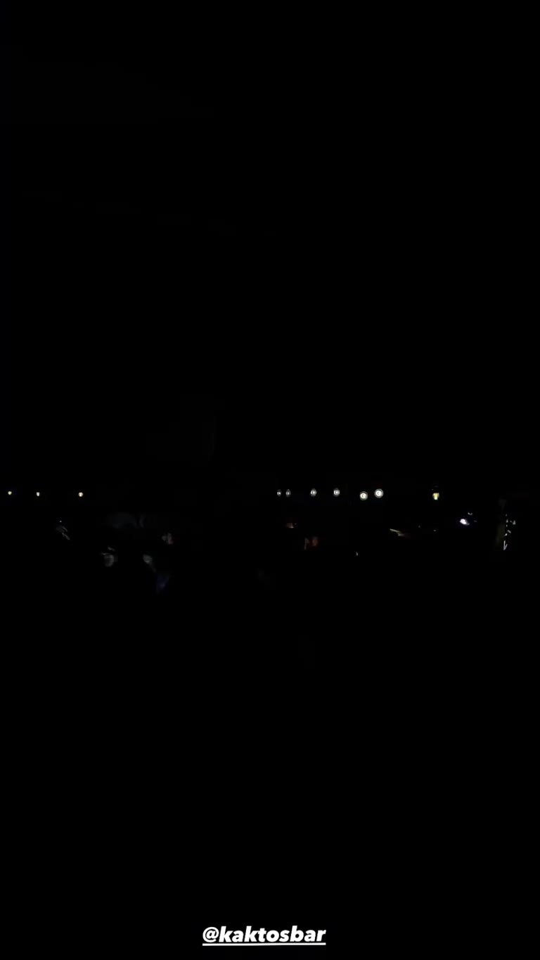 מסיבת לילה ב-Kaktos Bar בטינוס