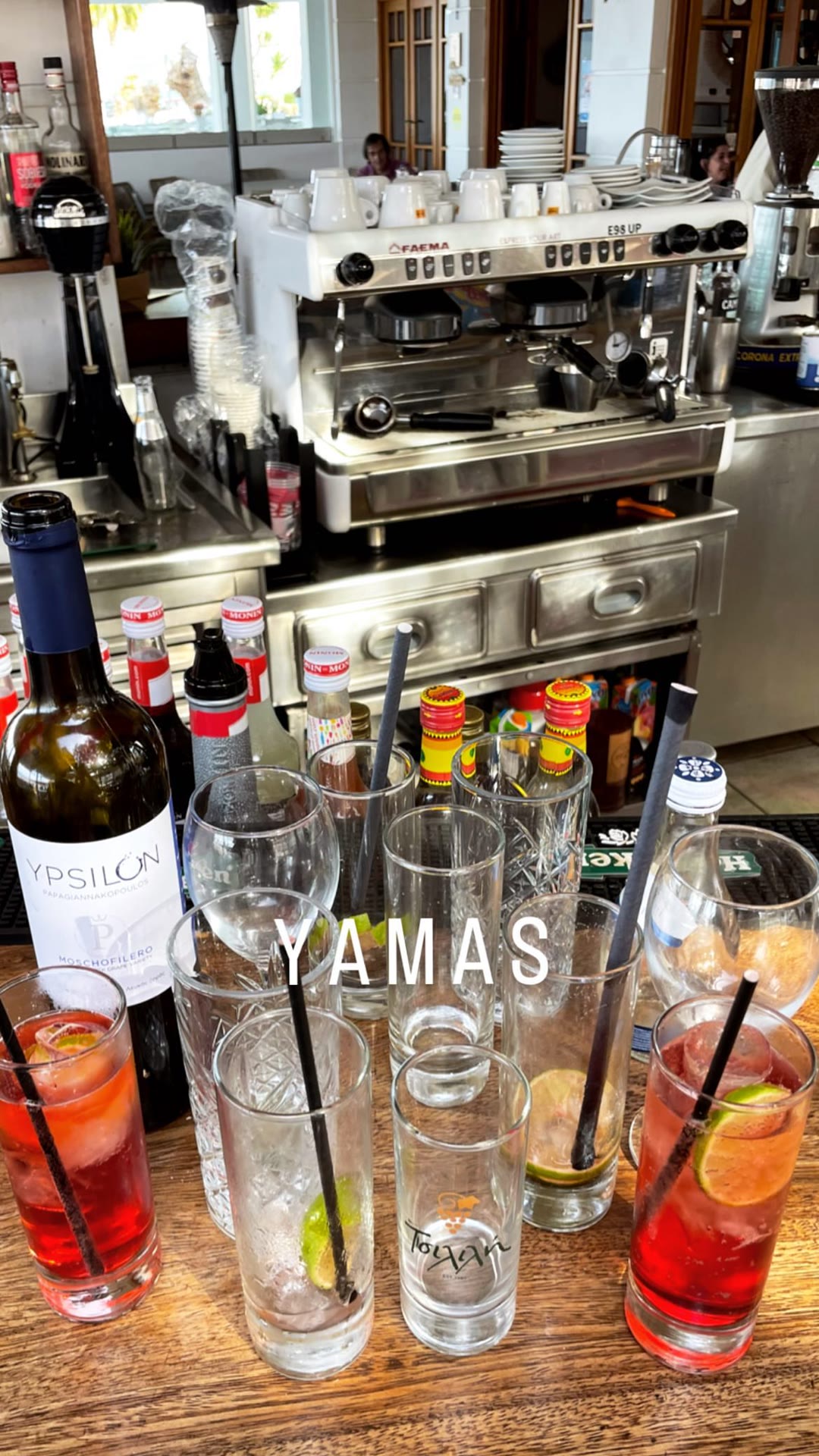 YAMAS – משקאות על הבר באגיסטרי