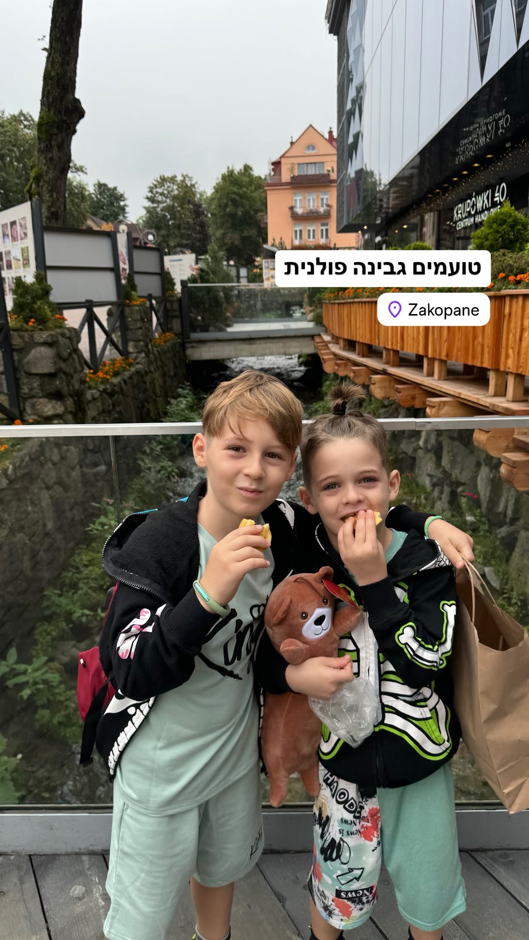 Tasting oscypek cheese on Krupówki, Zakopane