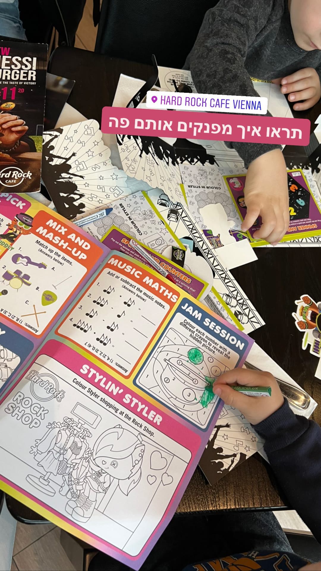 Hard Rock Cafe Vienna – kids' activity packs