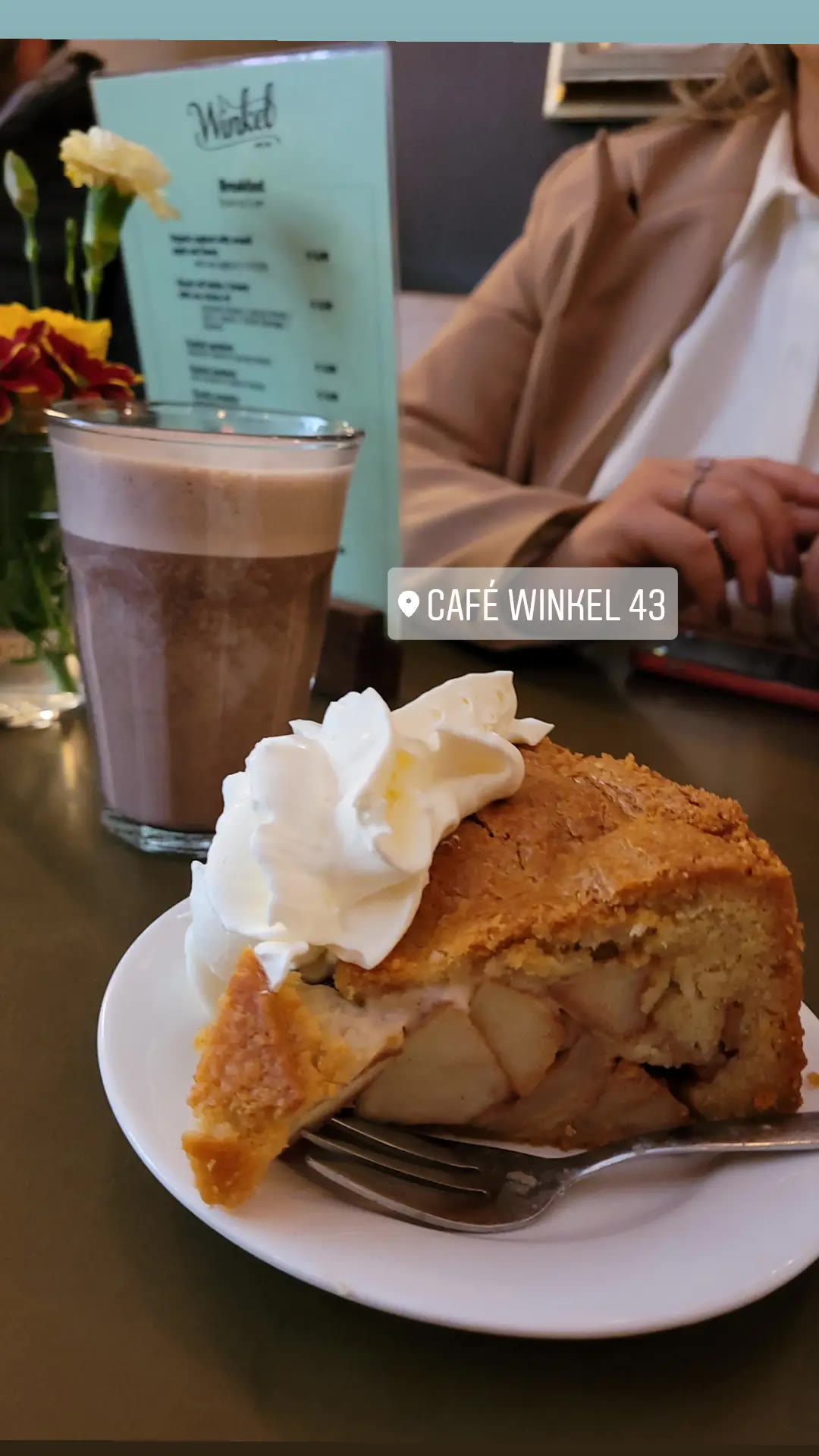 עוגת התפוחים של Café Winkel 43 באמסטרדם