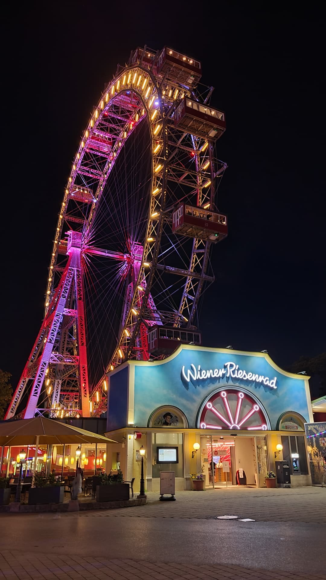 הגלגל הענק Wiener Riesenrad בפראטר, וינה