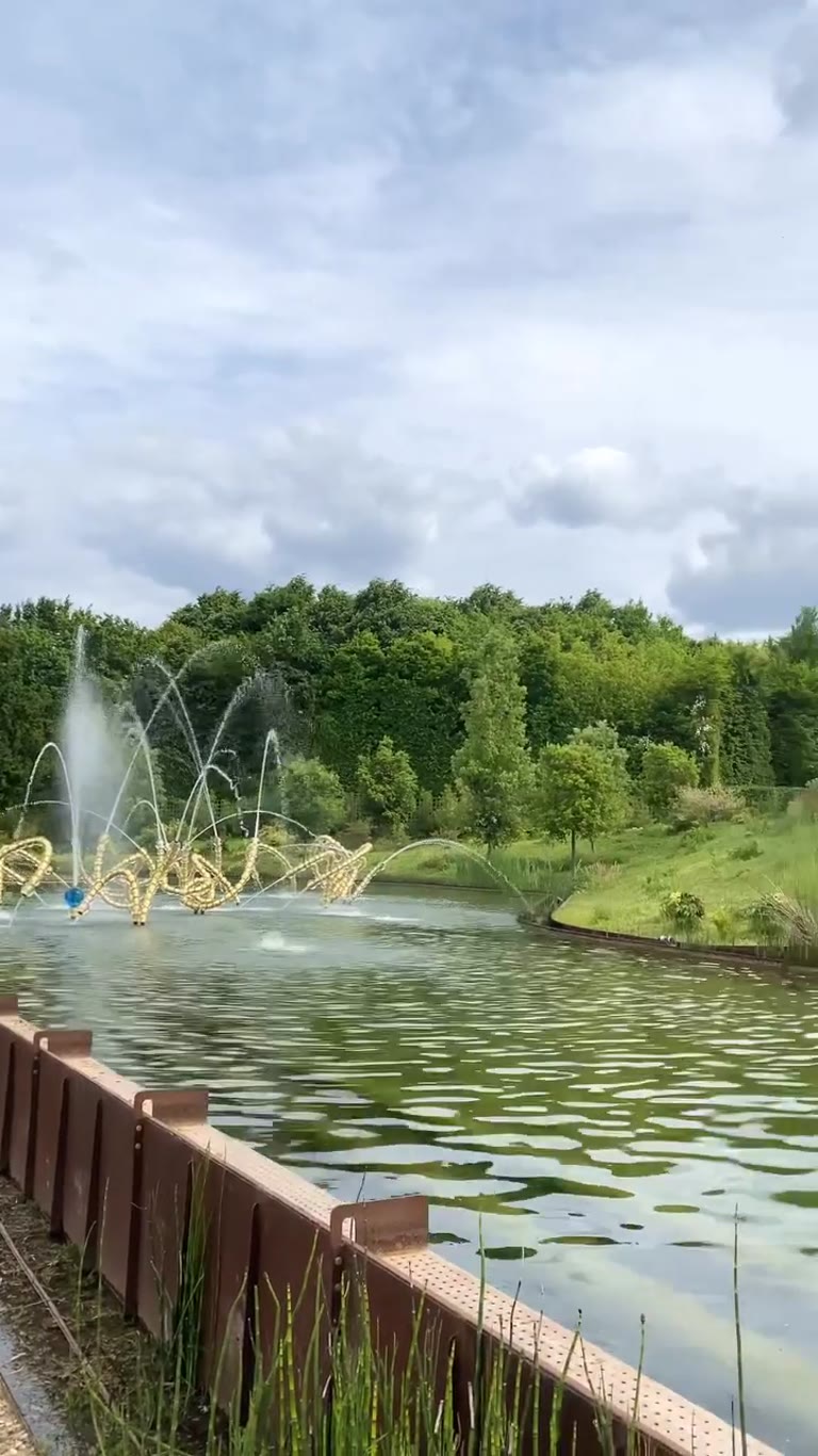 Othoniel's golden fountain at Versailles gardens
