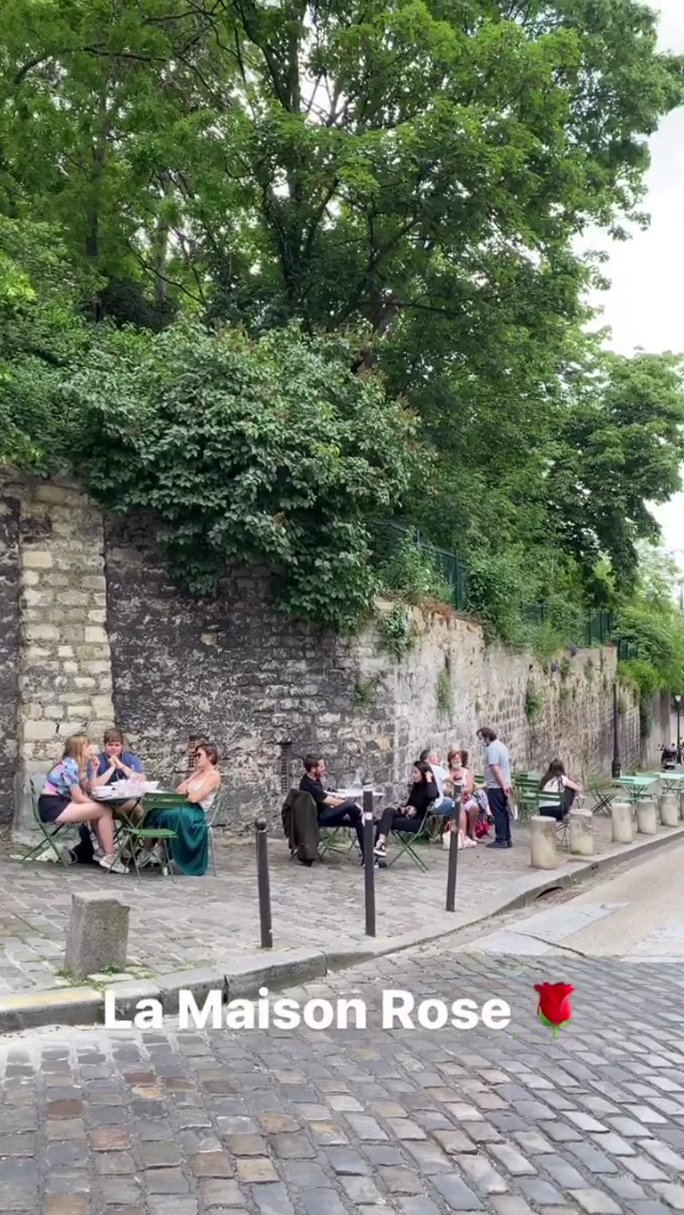 La Maison Rose, Montmartre