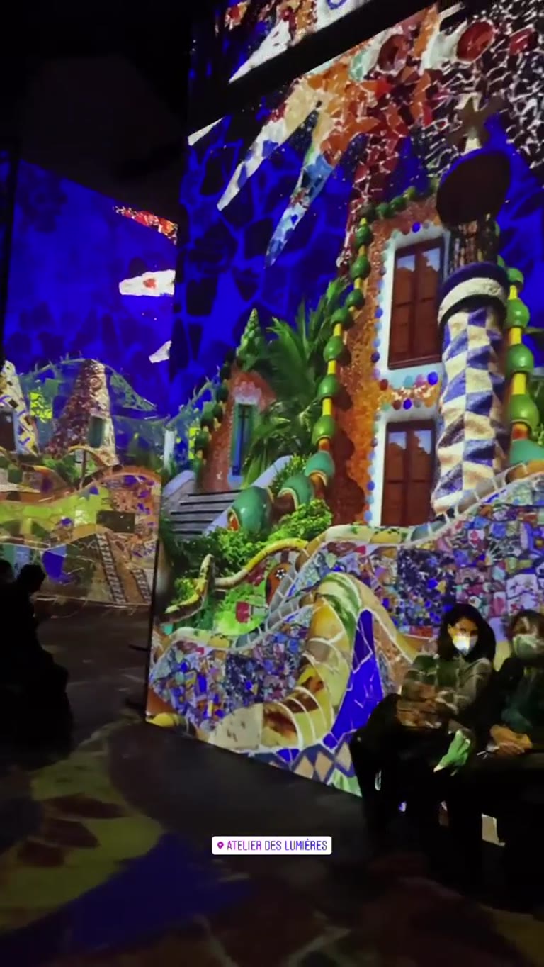 Gaudí light show at Atelier des Lumières, Paris