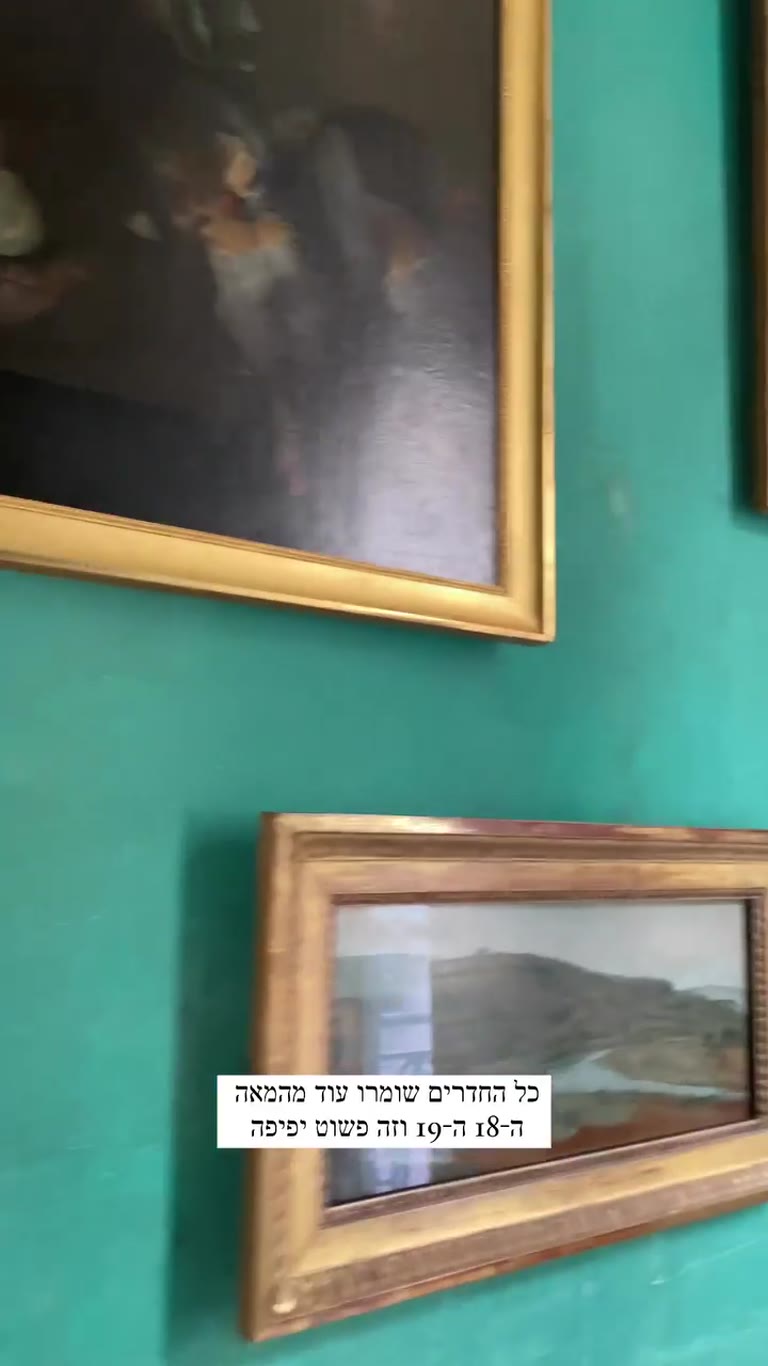 Period rooms preserved from the 18th–19th century