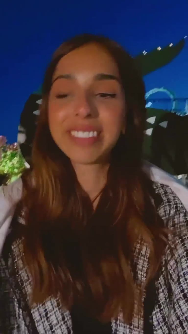 Rooftop selfie at night (unnamed spot)