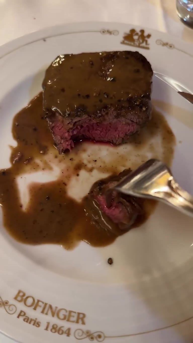 Steak au poivre at Bofinger, Paris