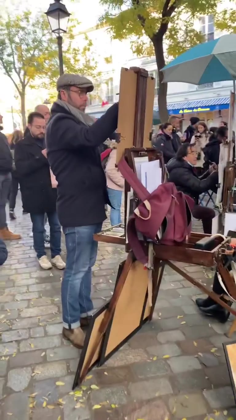 Place du Tertre artists in Montmartre