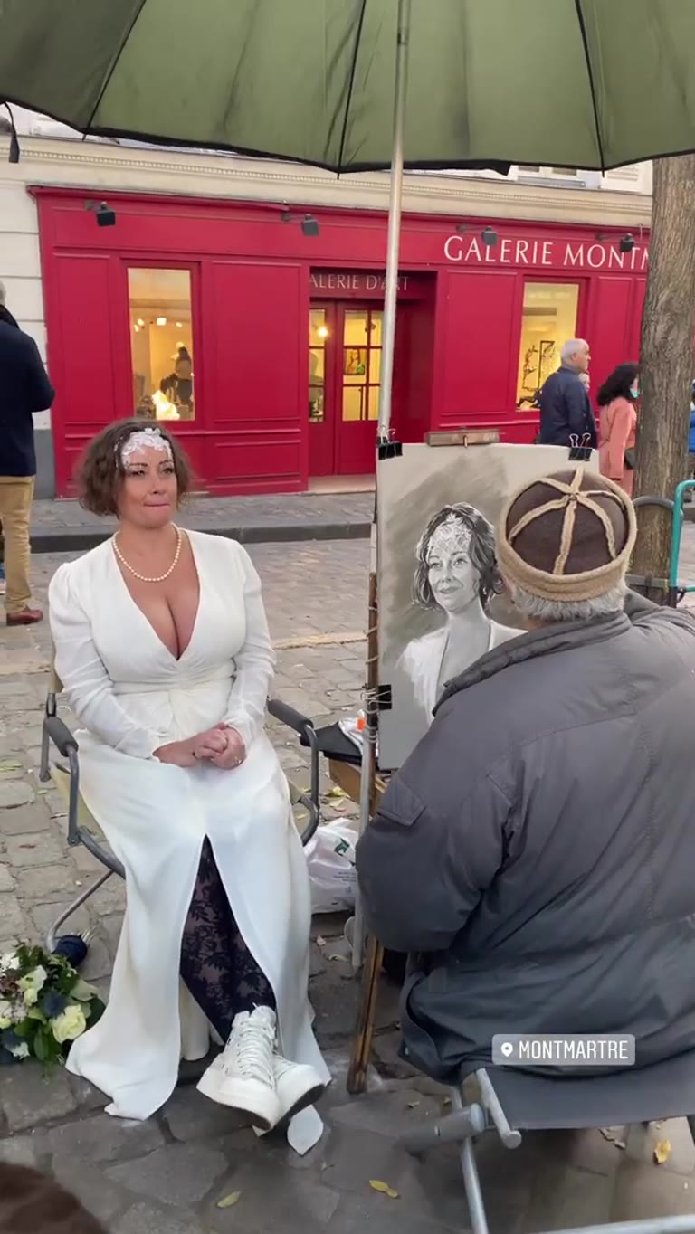 Street portrait artist in Montmartre, Paris